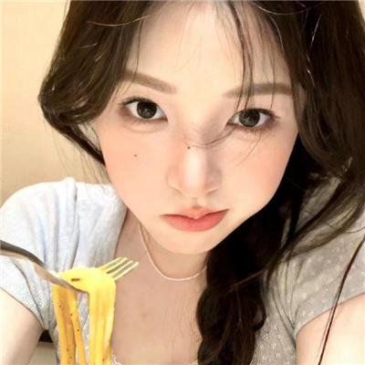 秋霞